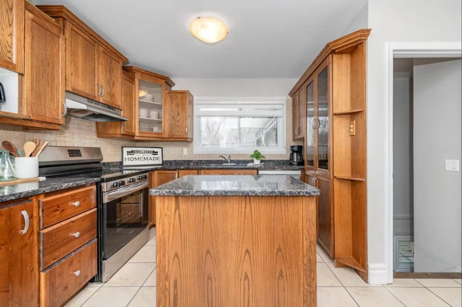 1913 Rosebella Villa Ottawa 0*,  Kanada