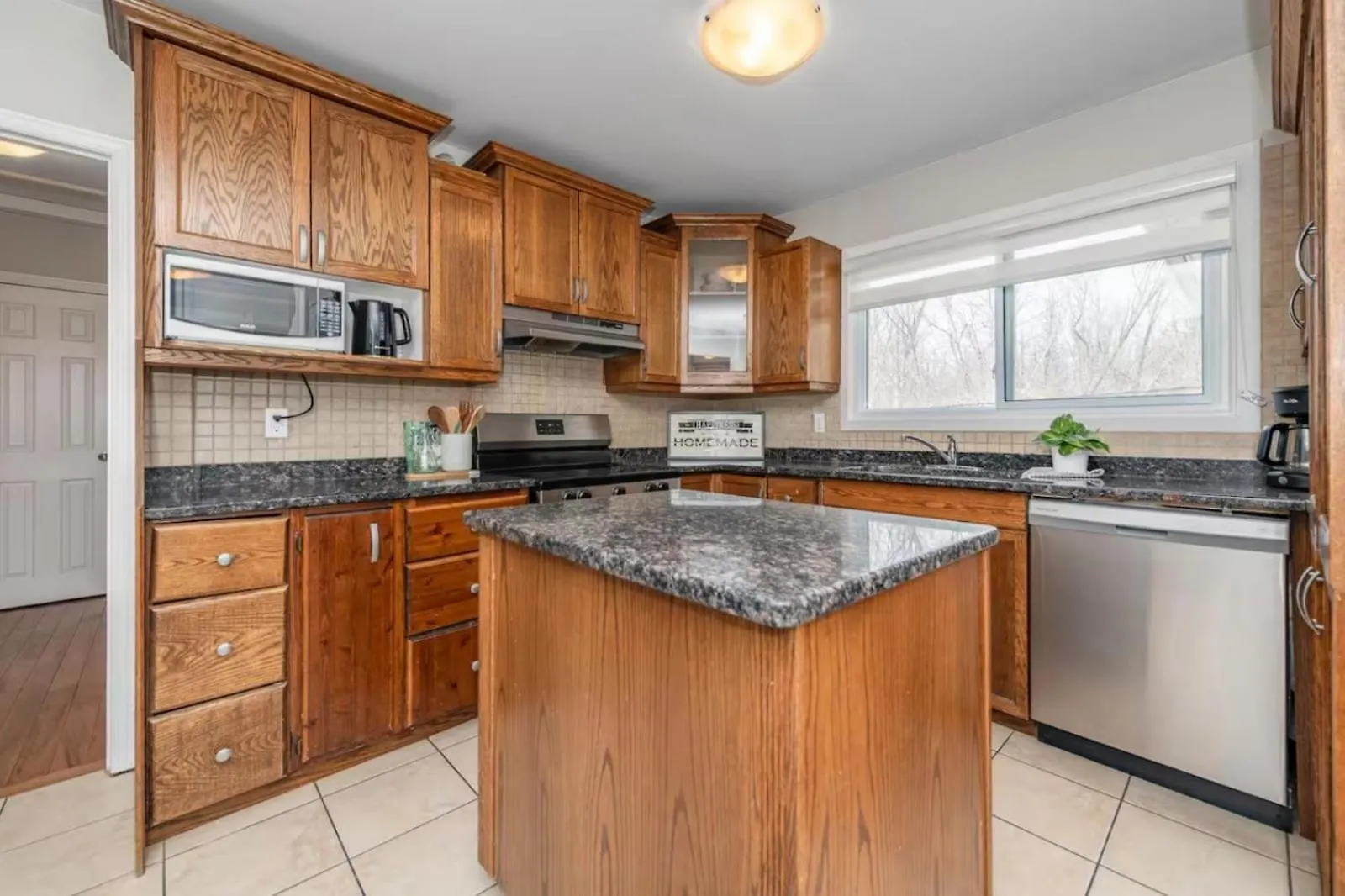 1913 Rosebella Villa Ottawa 0*,